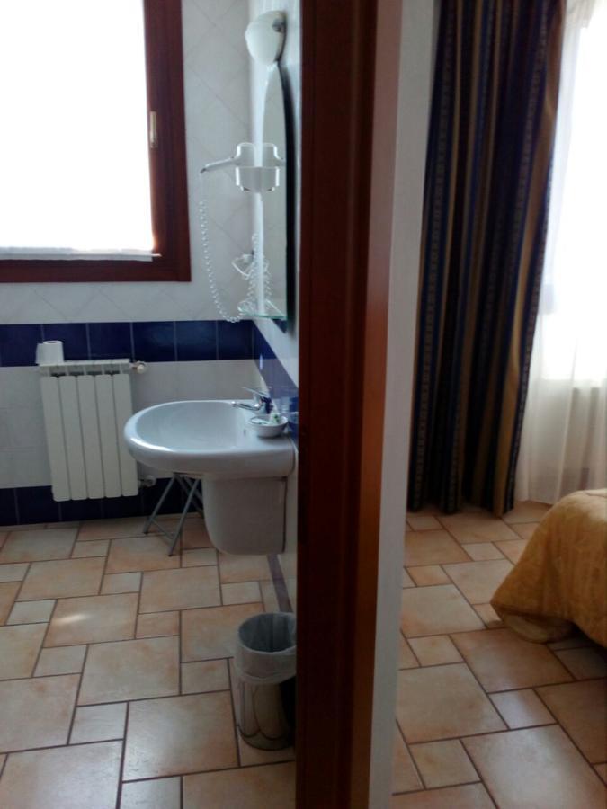 Hotel Lory Ficarolo Zewnętrze zdjęcie